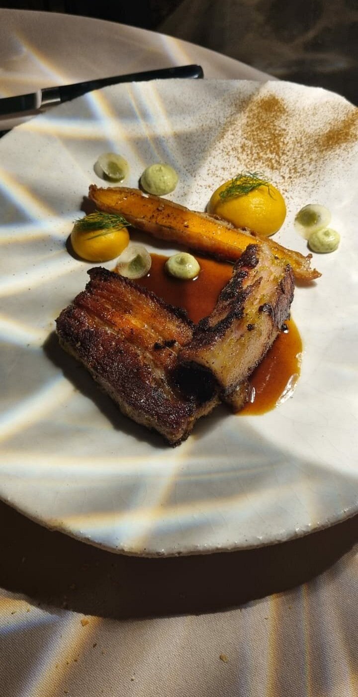 Une assiette signée de la table